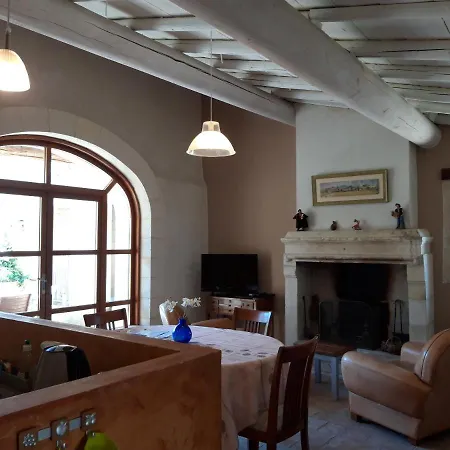 Апартаменты Le Petit Domeynes Meynes