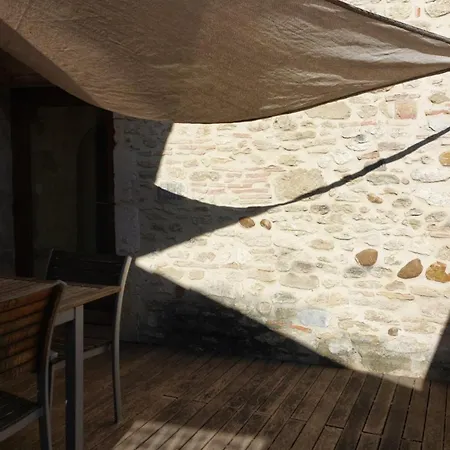 Апартаменты Le Petit Domeynes Meynes