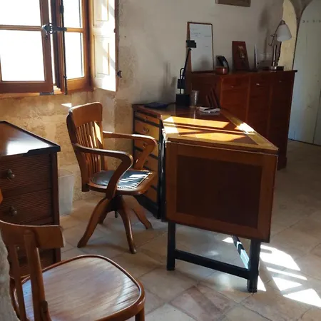 Le Petit Domeynes Апартаменты Meynes