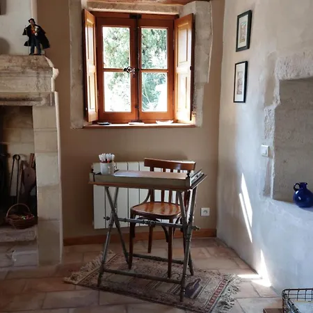 Le Petit Domeynes Апартаменты