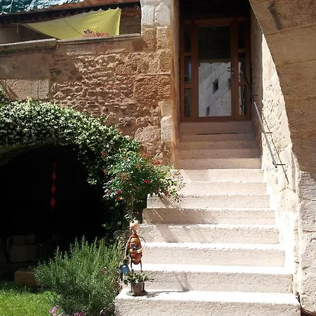 Le Petit Domeynes