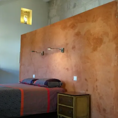 Апартаменты Le Petit Domeynes Meynes