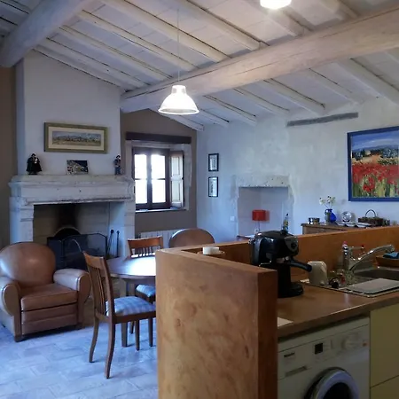 Апартаменты Le Petit Domeynes Meynes