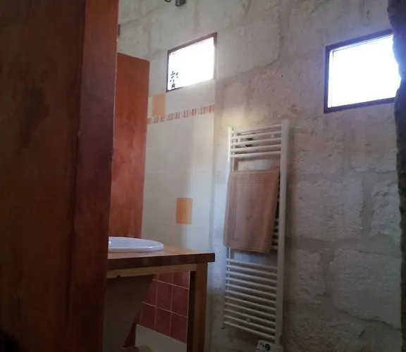 Le Petit Domeynes Apartament *